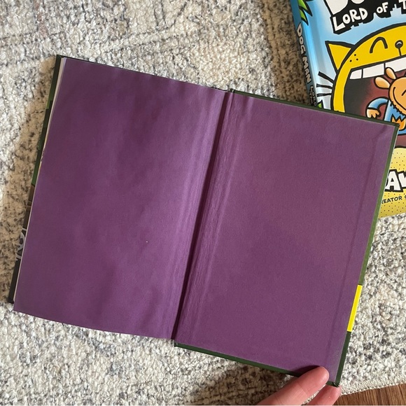 Set of 2 books Dog Man Unleashed & Lord of the Fleas graphic novels novel bundle - Picture 3 of 8